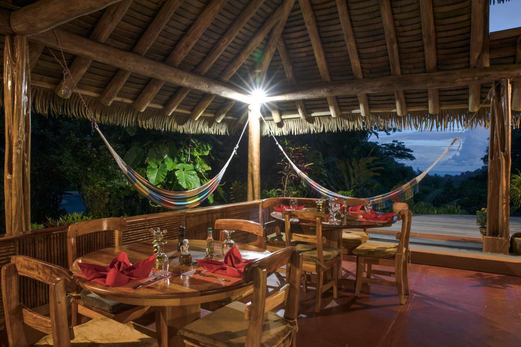 Luna Lodge Carate Exterior foto