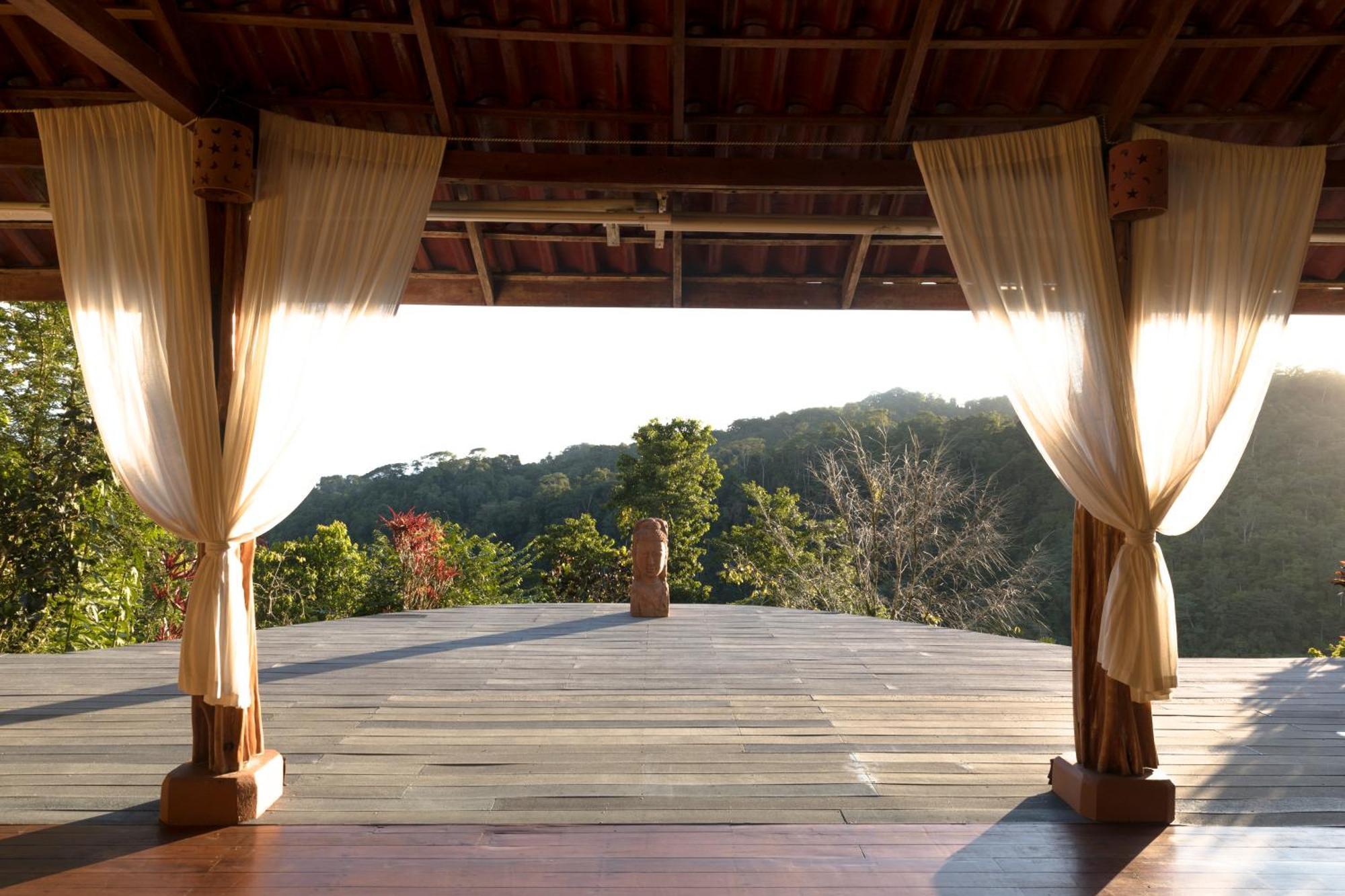 Luna Lodge Carate Exterior foto