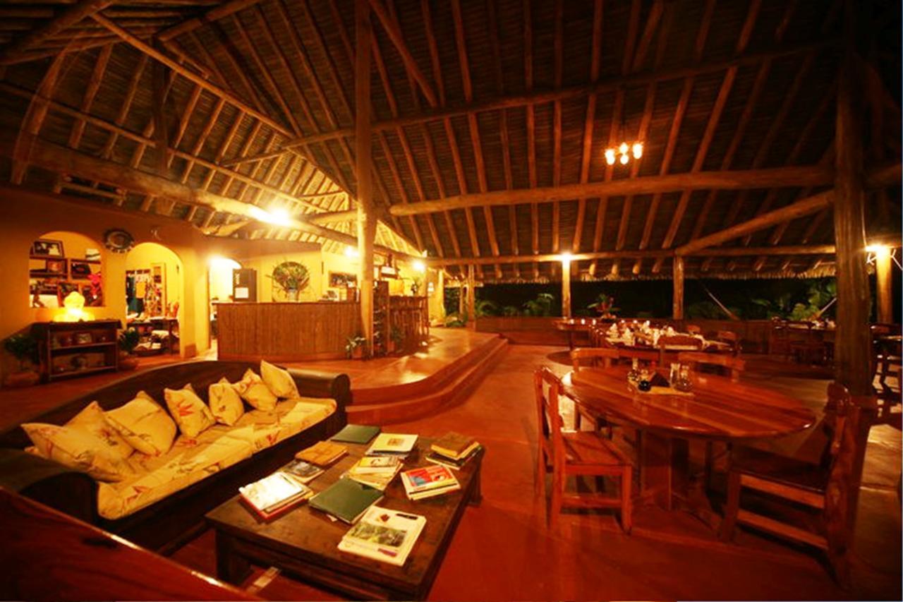 Luna Lodge Carate Exterior foto